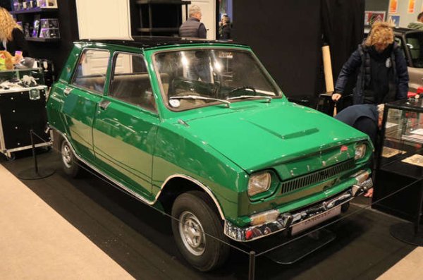 Втората Simca тук! Този уникален прототип, създаден през 1963 г., е насочен към пазара, доминиран от Mini. Има 944-кубиков двигател и повече вътрешно пространство от потенциалния си британски конкурент.

Въпреки че е обещаващ, проектът спира заради по-опростеното инженерство на съществуващата вече Simca 1000 надделя.